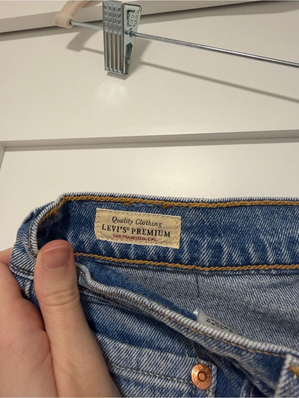 Levi’s 501 High-Rise Jeans - Picture 4 of 9